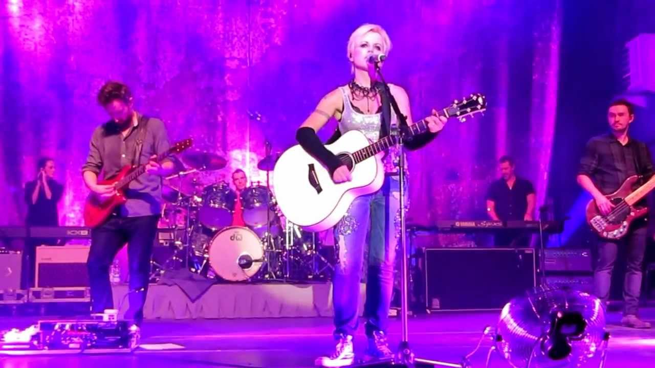 20 No Need To Argue   Cranberries Munich 2012 12 02