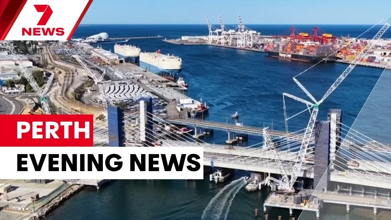 Closure of Fremantle Traffic Bridge; Battling blazes on opposite ends of the city | 7NEWS Perth