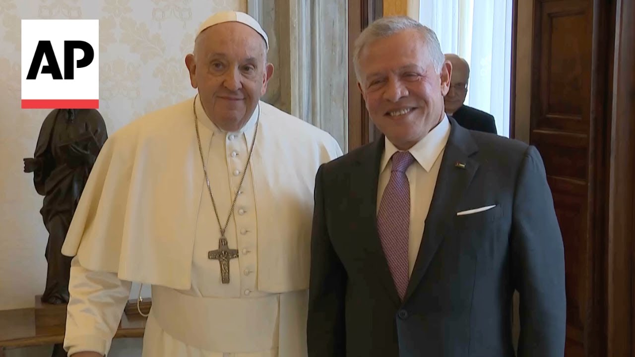 Pope Francis meets Jordan's King Abdullah at Vatican