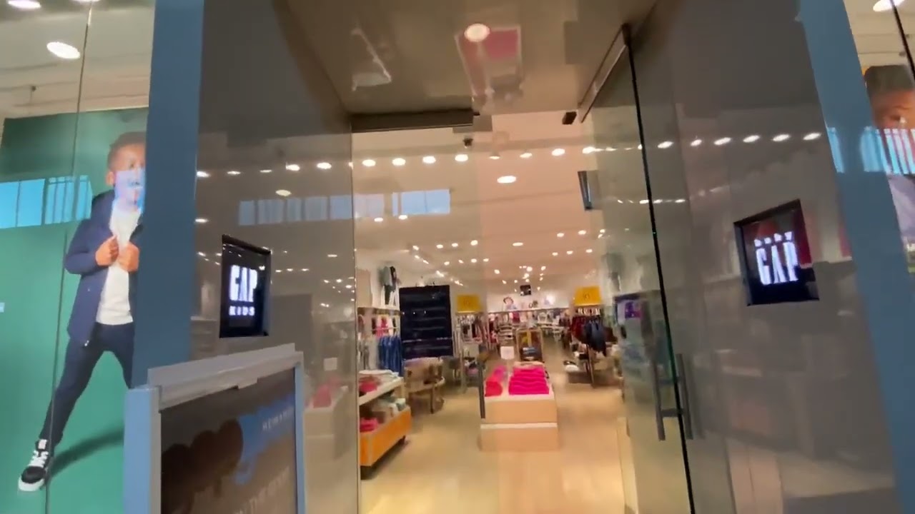 Lively Mall: Jordan Creek Town Center