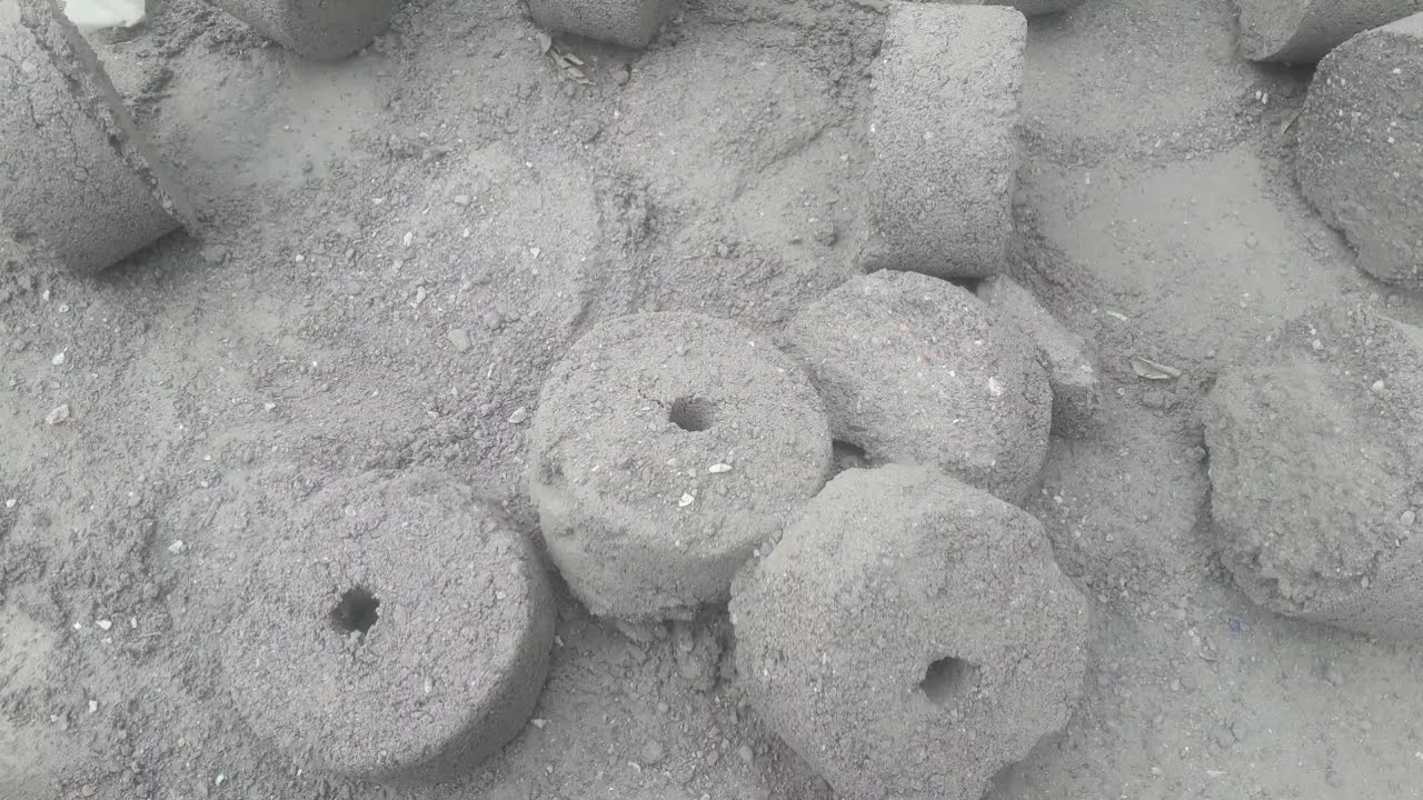 Mud hole cakes shapes✨🫠🤤dusty Stormy floor ASMR crumbling 🙌⏳+water ASMR crumbling video 💦💦