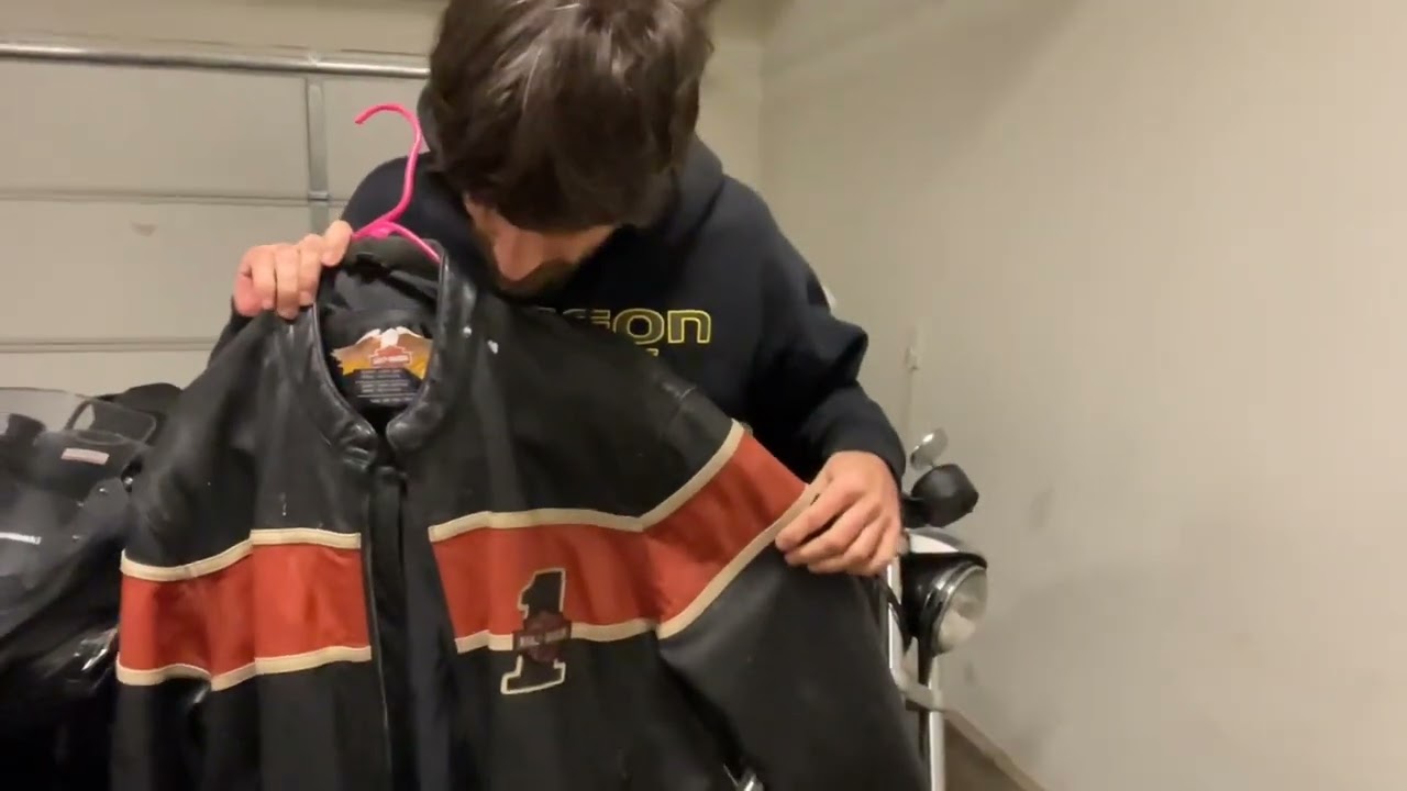 Jess finally got an authentic Harley Davidson real leather jacket @HerTwoWheels