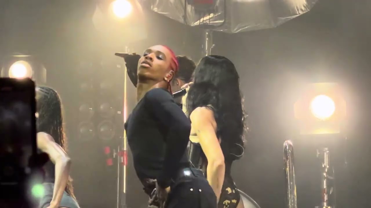 Деми Ловато - Фаст (Live - Hollywood Palladium - One Night Only)