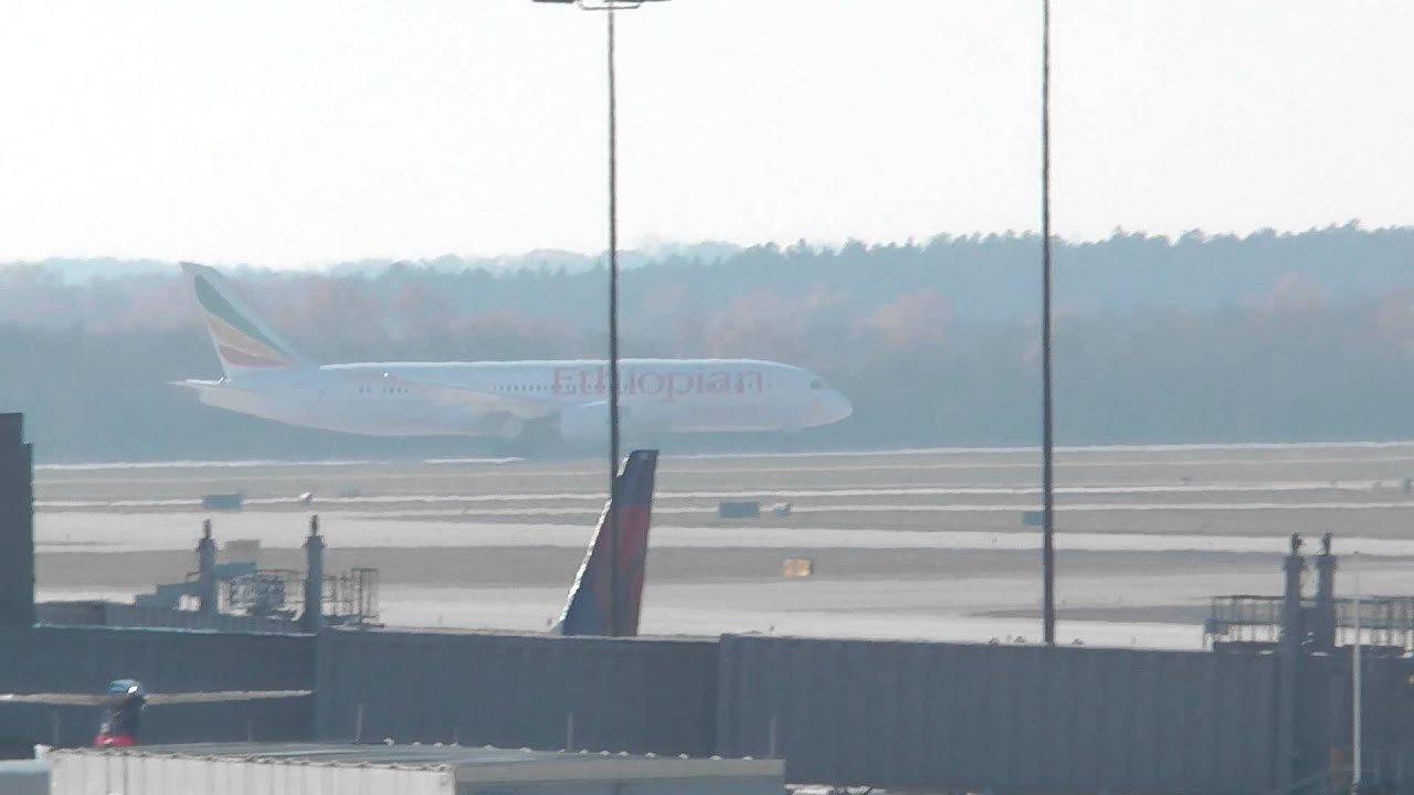 Ethiopian Boeing 787, Taca A321, Emirates Boeing 777 take off at Dulles International Airport