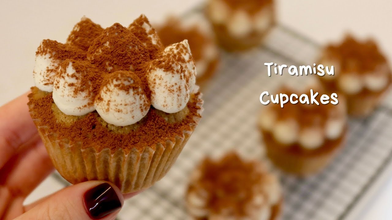 I Turned Tiramisu Into Cupcakes… and They’re Incredible ☕