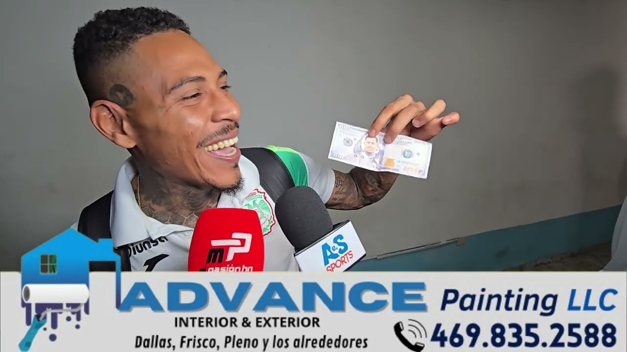 Henry Figueroa muestra billete que tiró la afición de Motagua: “Según yo me estaban tirando flores”