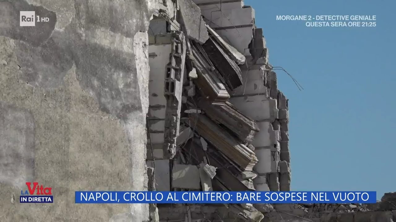Napoli, crollo al cimitero: bare sospese nel vuoto - La Vita in diretta 18/10/2022