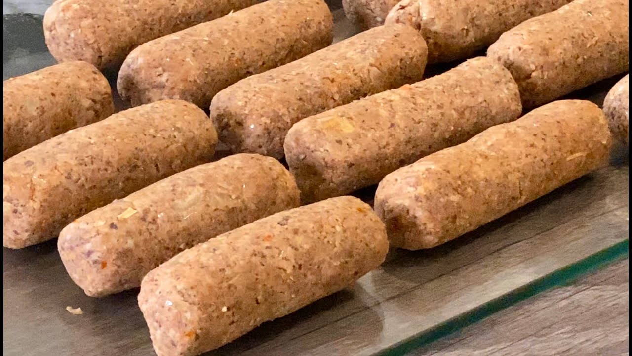 素食Vegan《簡易素香腸 | Easy Vegan Sausages》SUPER EASY‼️做法超級容易，幾乎不需要多少的準備功夫！蛋白質含量滿分💯又美味！比吃加工素肉更健康！