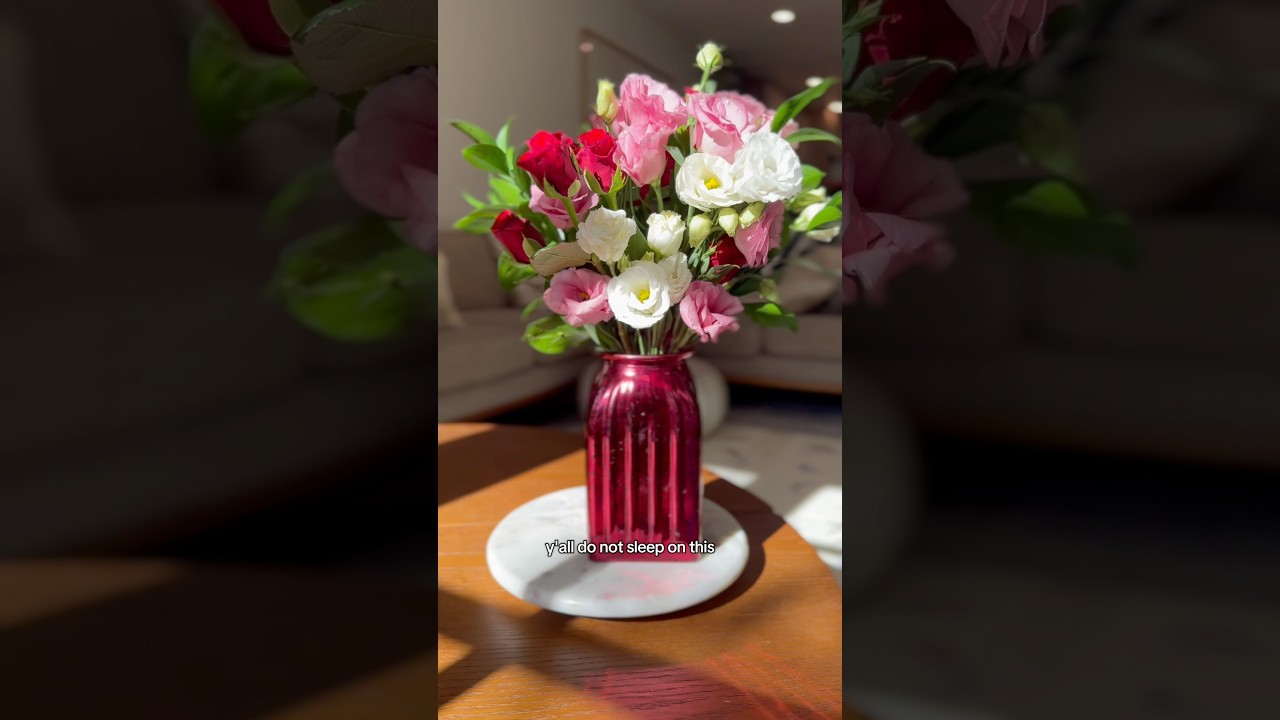 CHEAP Valentine&rsquo;s Day FLORAL HACK! #shortsfeed #hack #flowers #valentinesday #momlife