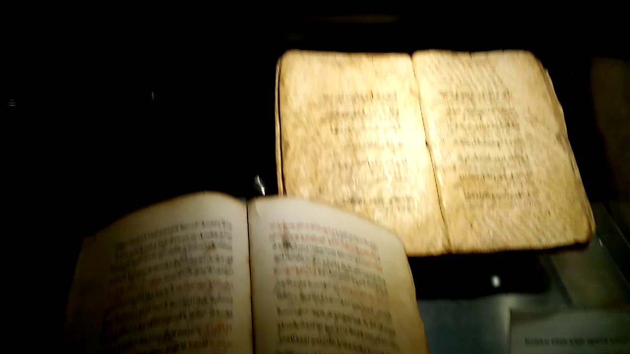Kitab-kitab agama tulisan tangan