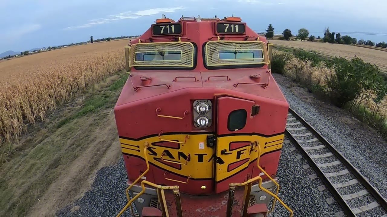 CabTour Locomotives: BNSF 711 'Fakebonnet' Dash 9-44CW