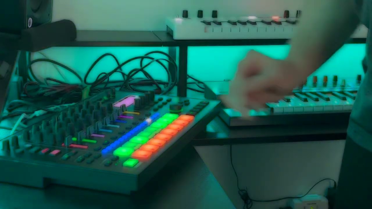 Ambient House Jam on the Roland MC-707