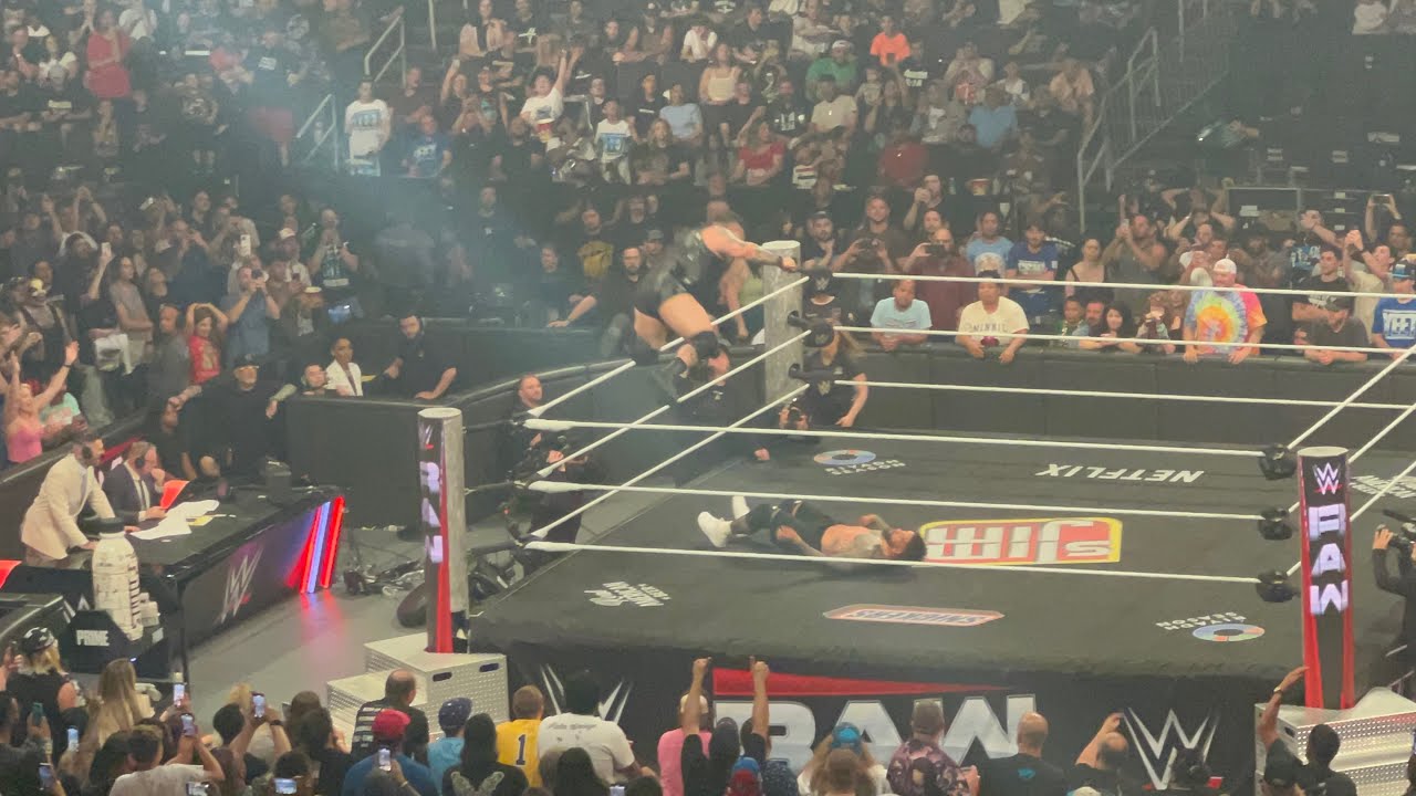 Bronson Reed crushes Jey Uso with the Tsunami live - Monday Night Raw 07/07/2025