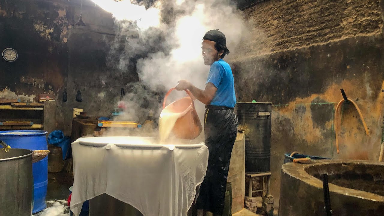 Rahasia di Balik Tahu Cibuntu | Makanan Legendaris Bandung, Jawa Barat, Indonesia