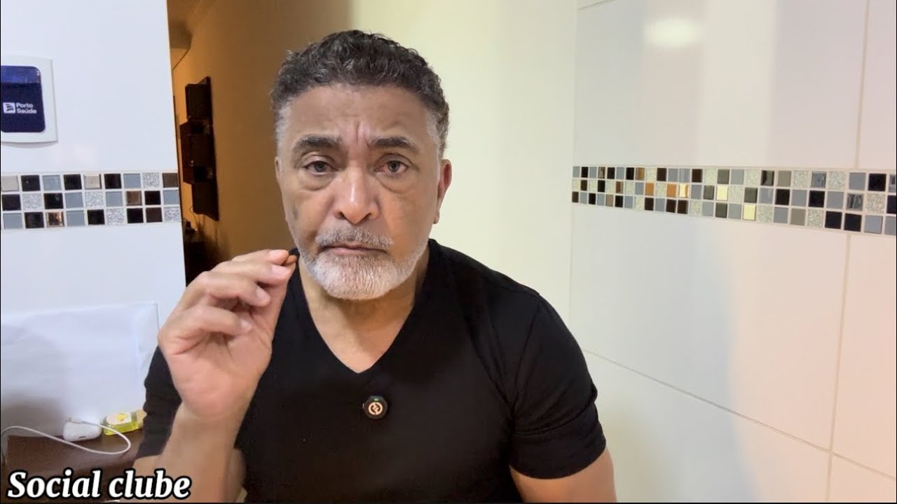 A MOÇA SE INCOMODOU PORQUE EU VOU PASSAR O ANO NOVO SOZINHO 