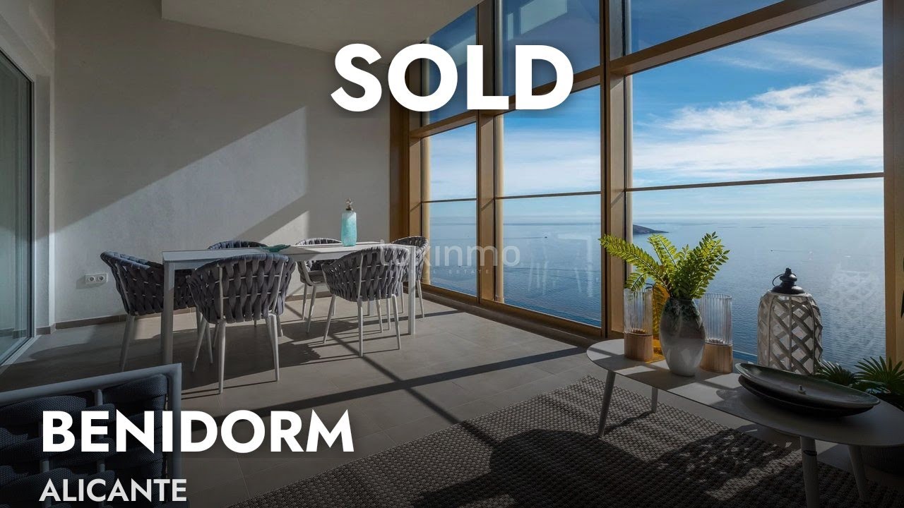 Apartamento de lujo en el piso 44 de INTEMPO Benidorm - Luxinmo