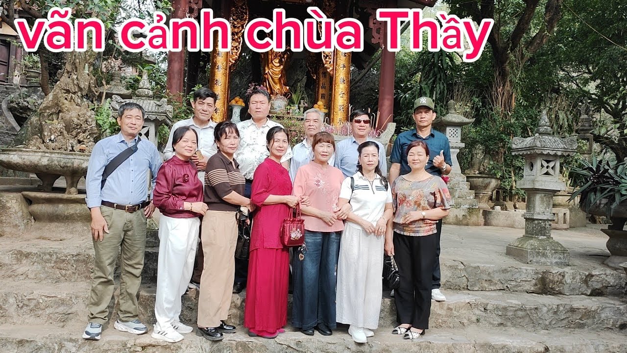 Đội Rồng Rắn dưng hương vãn cảnh chùa Thầy bái : Linh Sơn Thiền Tự, động Thánh Hóa, vườn Đào Quan Âm
