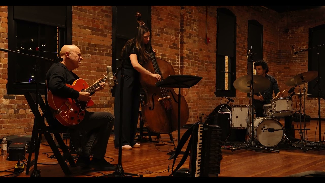 Larry Gray Trio performs 