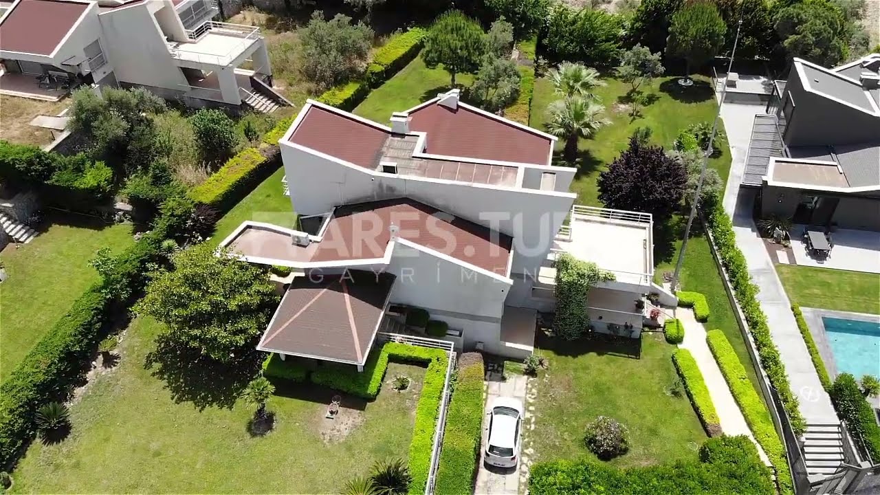 ARESTURK - URLA SIRASELVİLER MEVKİ SATILIK EŞYALI VİLLA