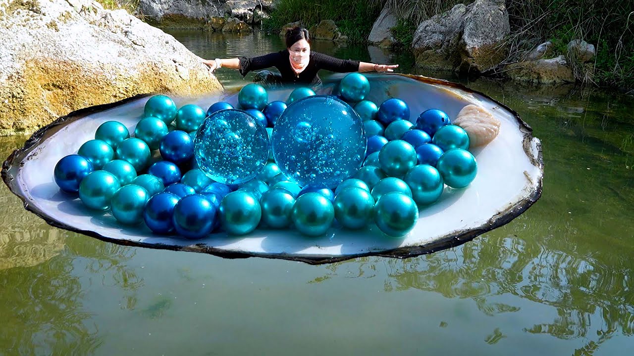 🎁Pry open the giant clam, filled with countless dazzling blue pearls, sparkling and beautiful
