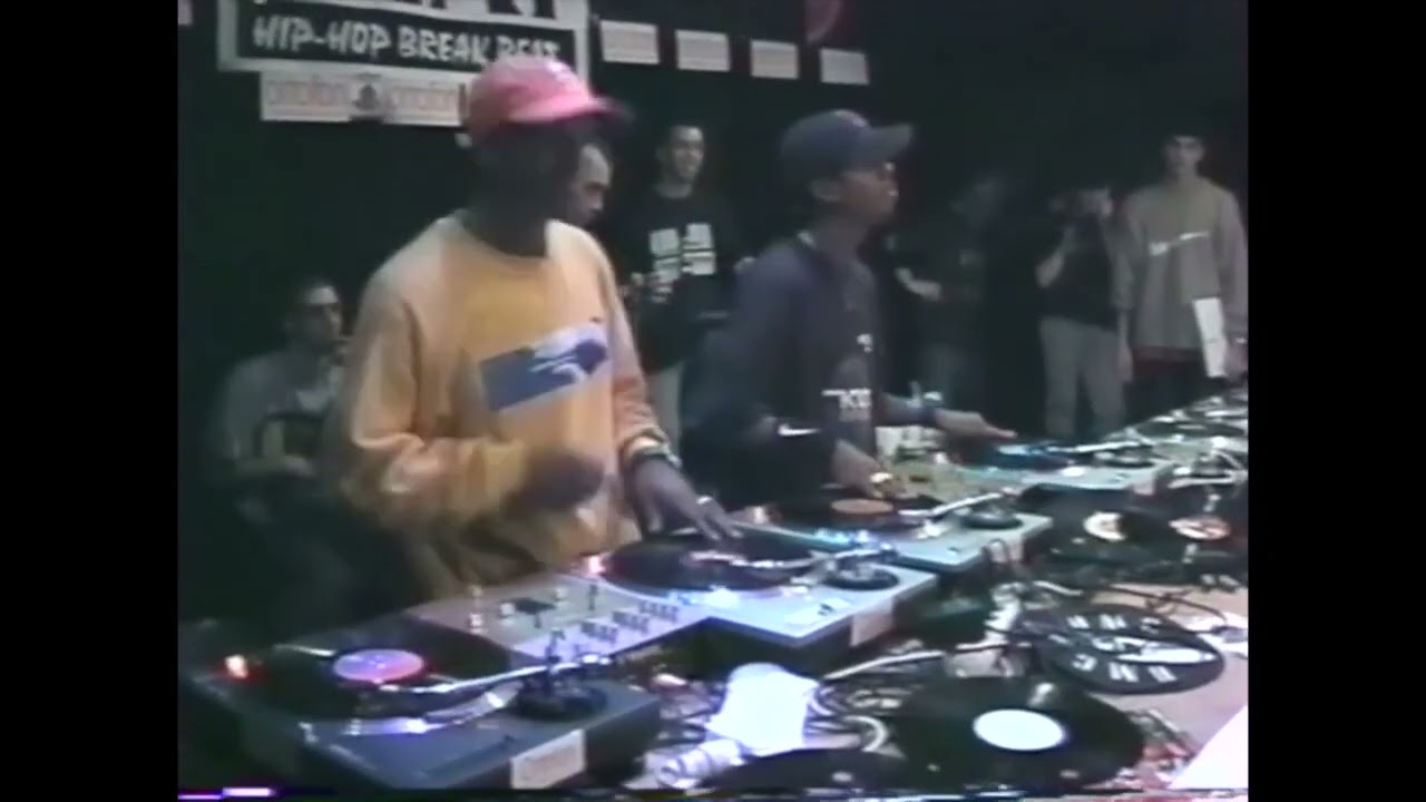 FINALISTE PAR EQUIPE DE LA COUPE DE FRANCE DJ'S DMC 1999 à PARIS (L'ELYSEE MONTMARTRE)