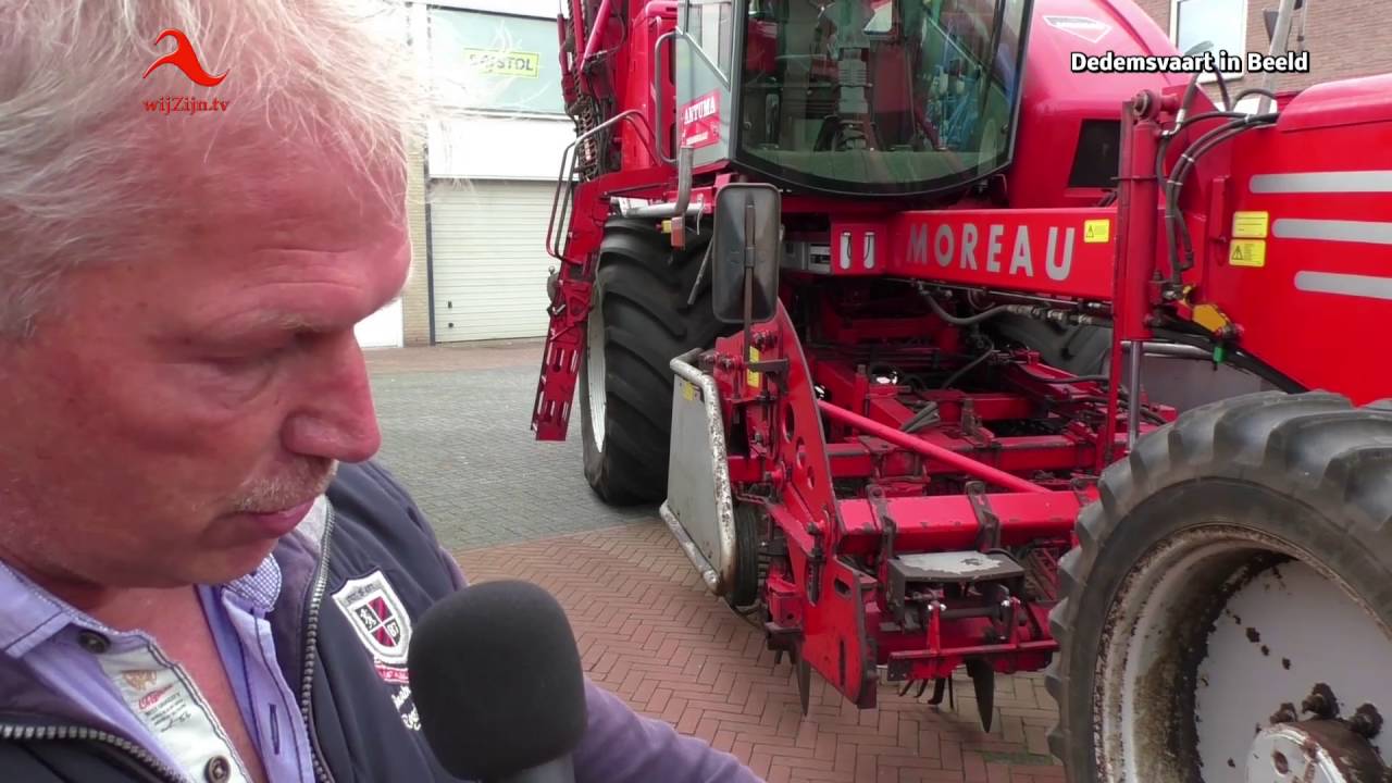 Kees Antuma legt de werking van een bietenrooier uit - Dedemsvaria 2016