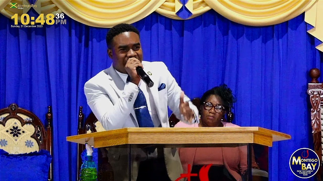 From Mini To MEGA | 2023 Watchnight CROSS OVER Service | Rev. Dontae Seivwright