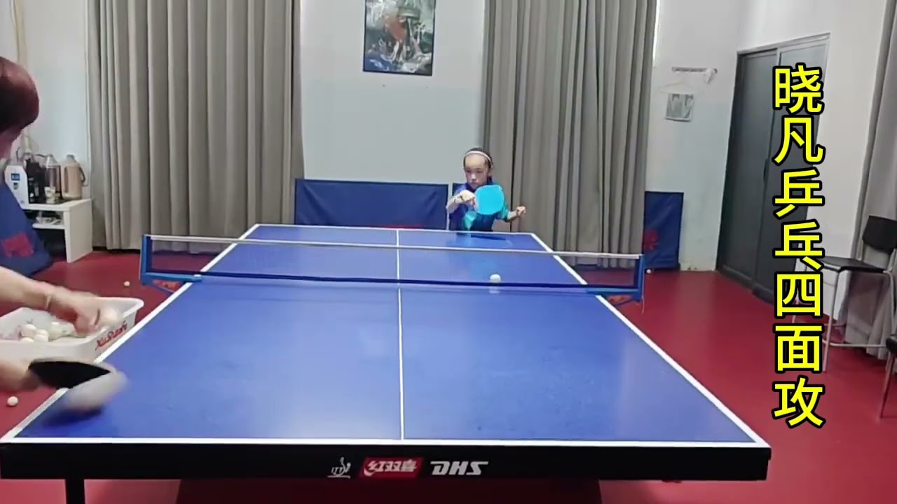 专业横板长胶刘爱华指导小朋友长胶刮打、拱及削球