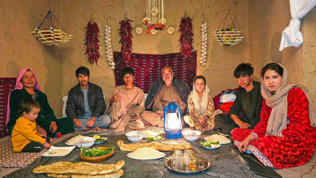 Night Gathering in the Afghan Mountains: Fire-Cooked Lamb Stew & Traditional Rice
