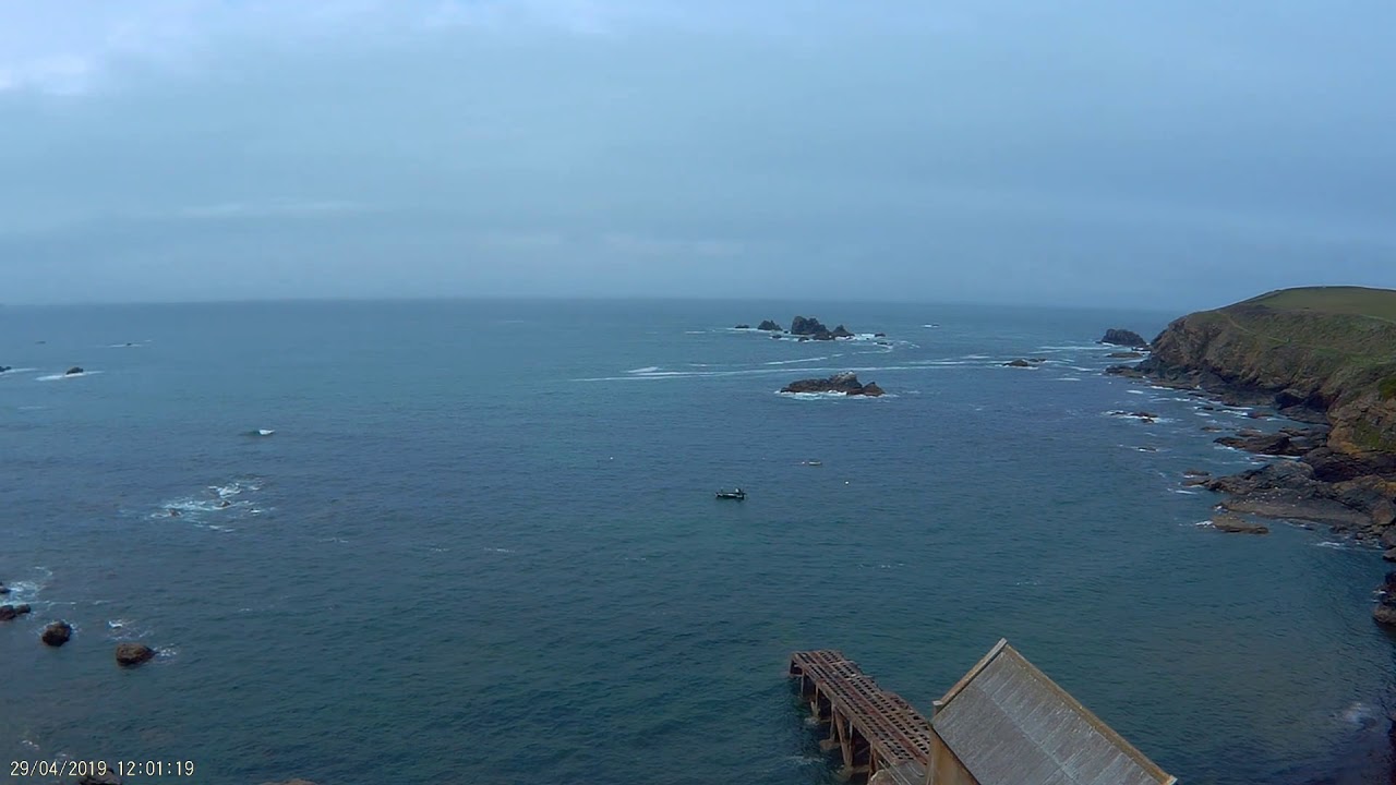 Cube Hybrid E Bike: Cycle ride through Lizard to Lizard Point and lighthouse.
