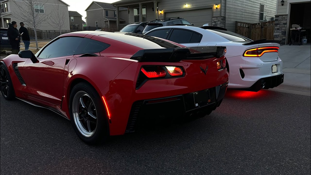 C7 Z06 Races a 1070HP HELLCAT (INTENSE)