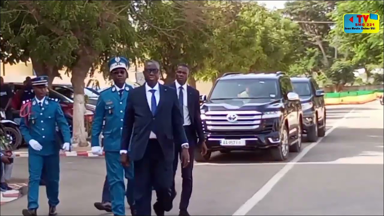 Cérémonie d'adieu aux armes de l'Inspecteur Général de police Seydou Bocar Yague, DG sortant...