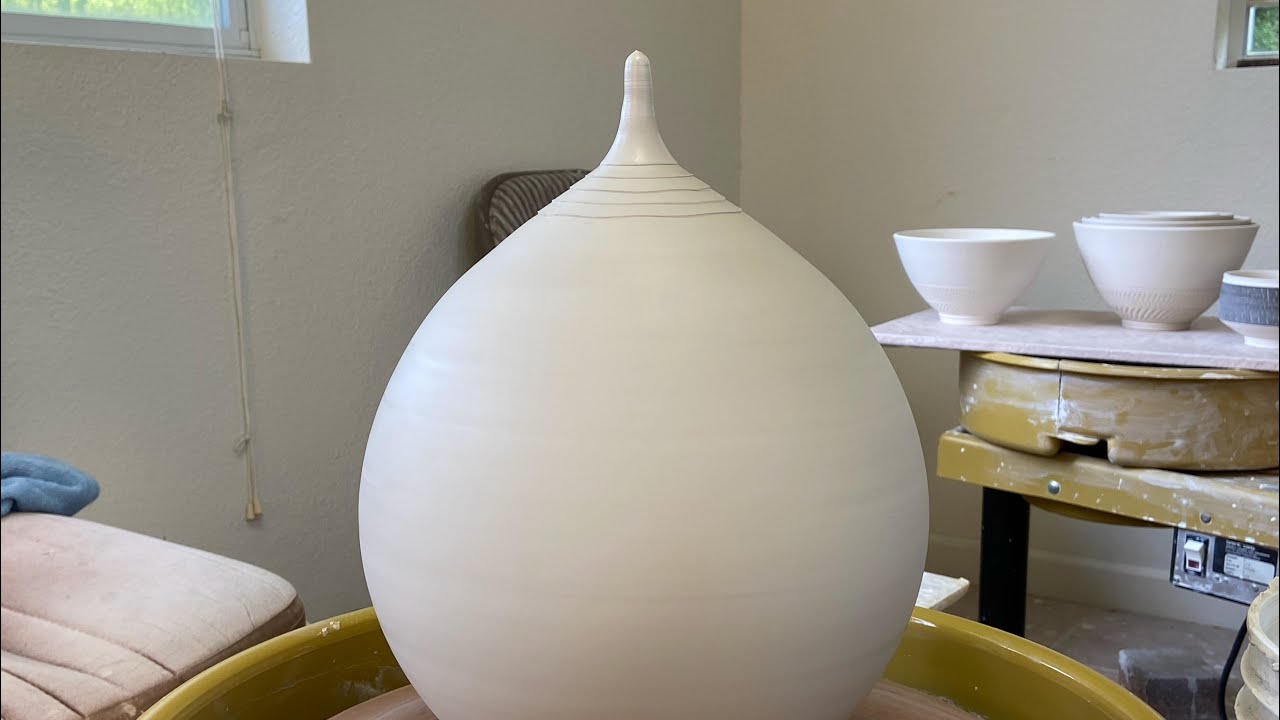 401. Throwing a Closed Form with Hsin-Chuen Lin 林新春 無口瓶拉坯示範