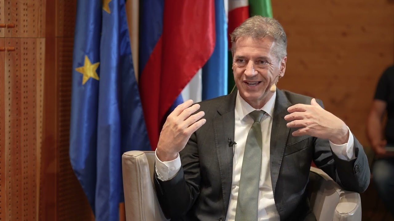DORA - nedeljski pogovori: dr. Robert Golob (19.06.2025)
