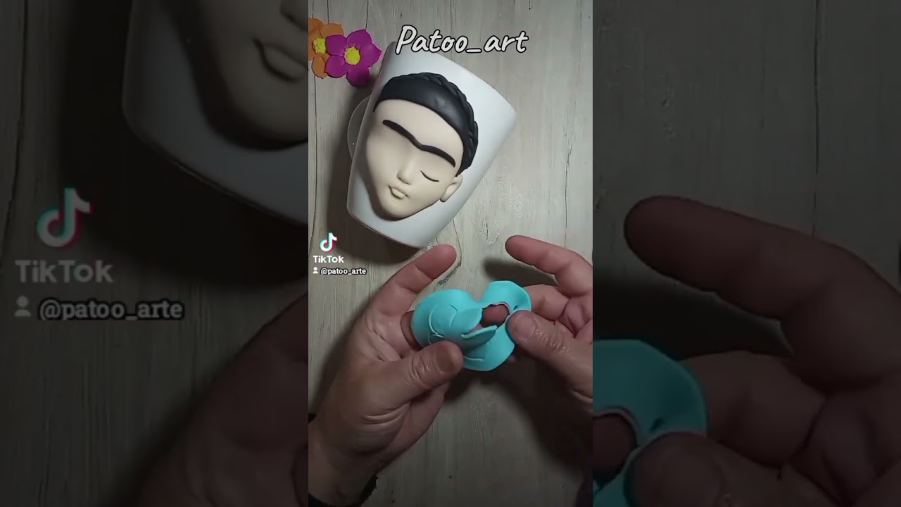 Taza decorada con Frida, en porcelana fría