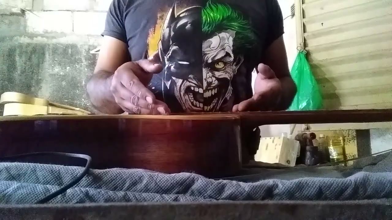 enderezar mástil de guitarra