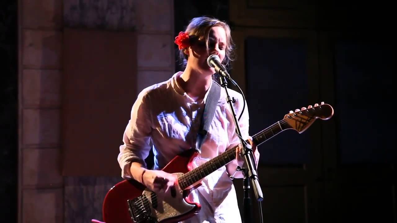 Scout Niblett - Kiss (Issue Project Room, 29 sep. 2014)