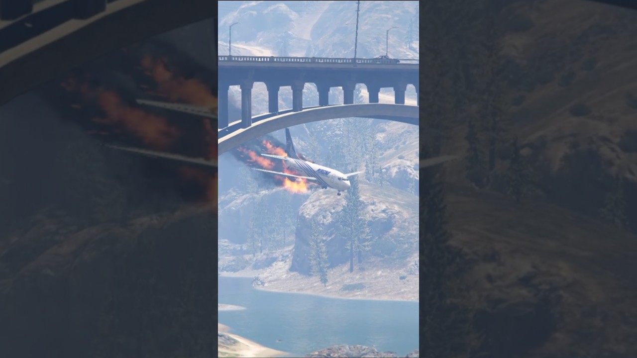 Airpane emergency landing in sea! #aviaton #emergencylanding