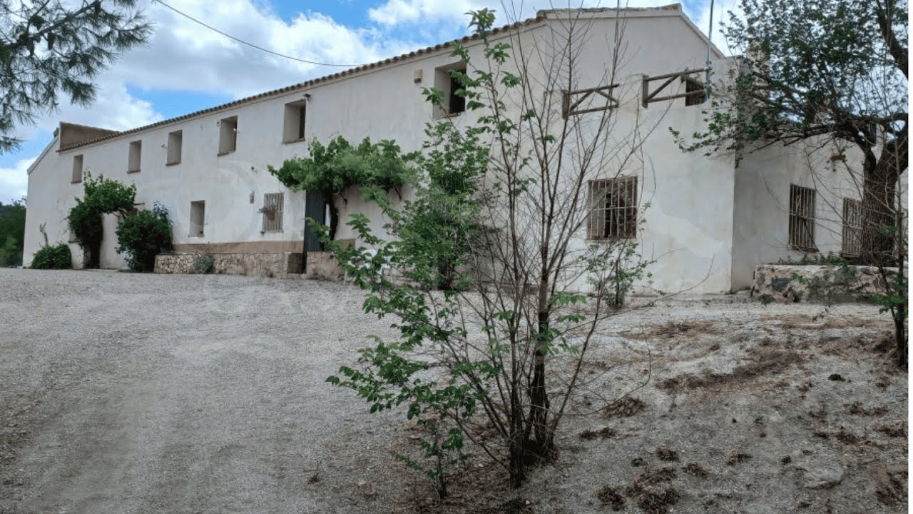 SOLD R01538 Spacious farmhouse with 70,000 m² of land in Velez Rubio, Almeria - Casas Almeria