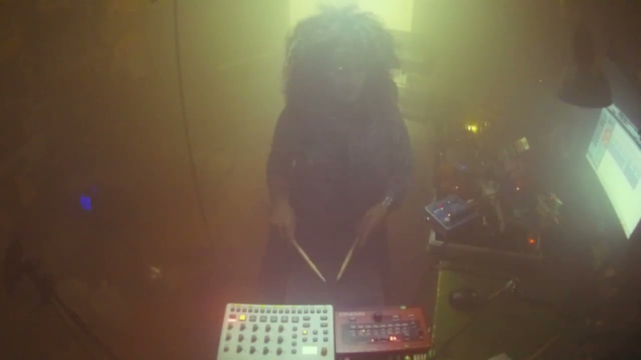 KOSTADIS live sessions at Victoria studio #15