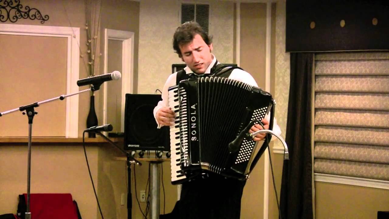 Bésame Mucho - Cory Pesaturo