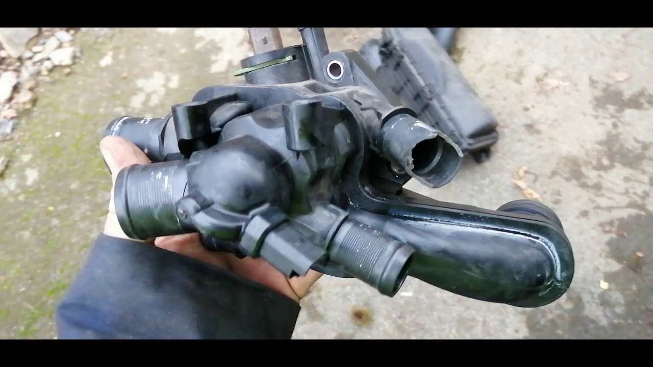 Mini Cooper S (R56/R57) - 1.6 Turbo - 2010 - Water Thermostat Change