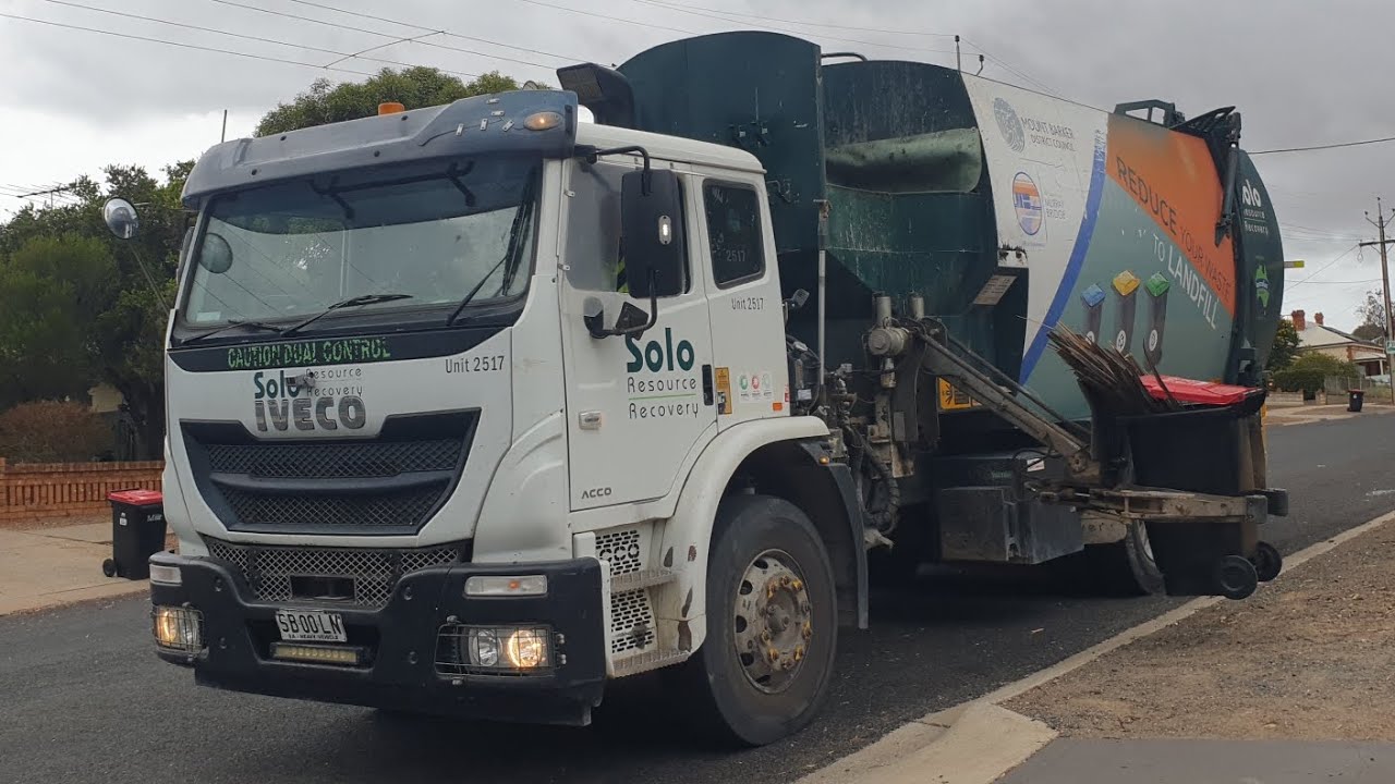 2517 (old contract truck) Murray Bridge garbage 