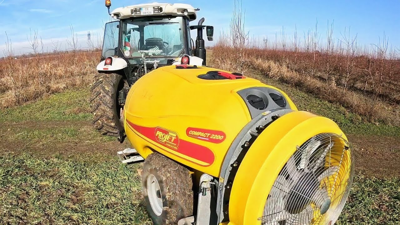Lamborghini Strike 110HD x Projet Compact 2200 | spraying pears | cabin view
