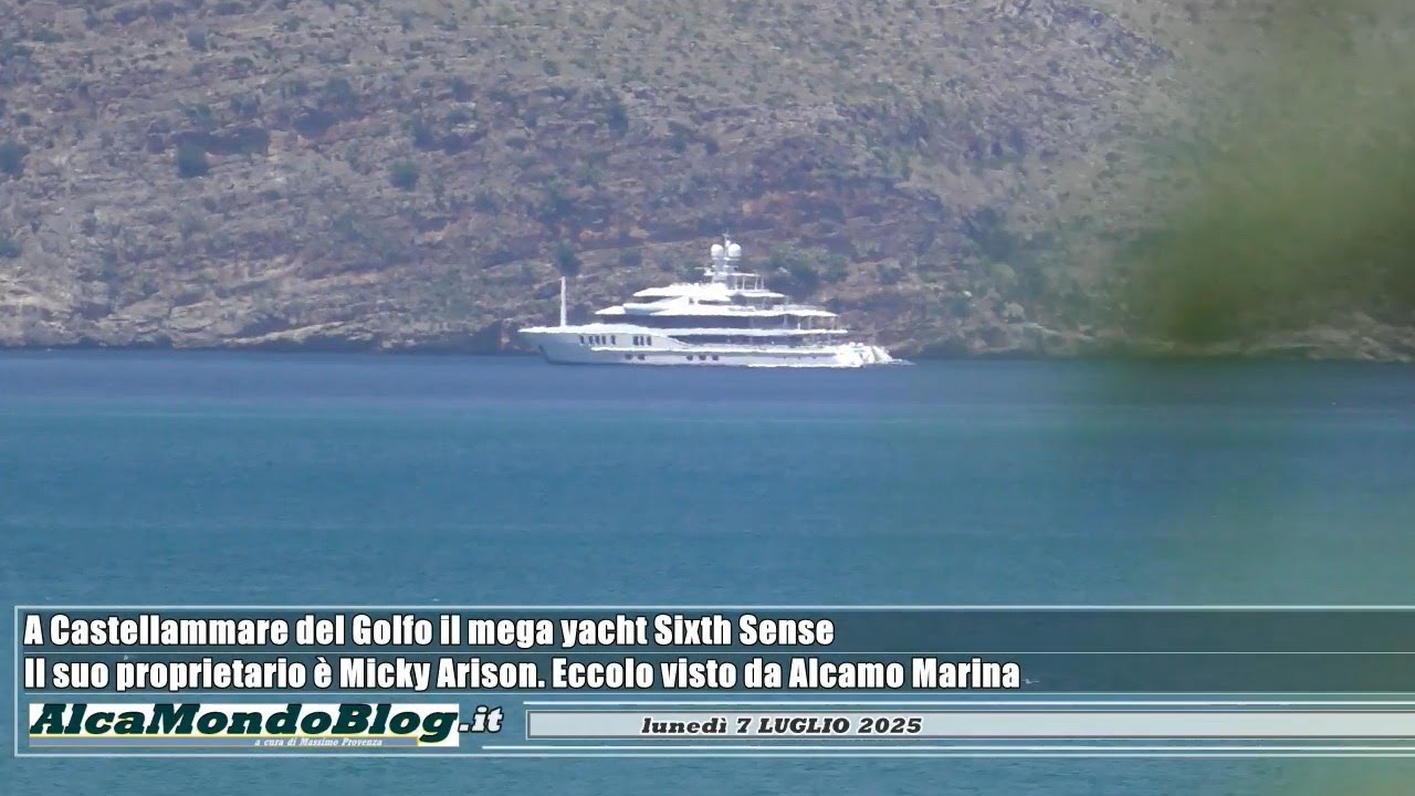 A Castellammare del Golfo il mega yacht Sixth Sense di Arison. Eccolo visto da Alcamo Marina