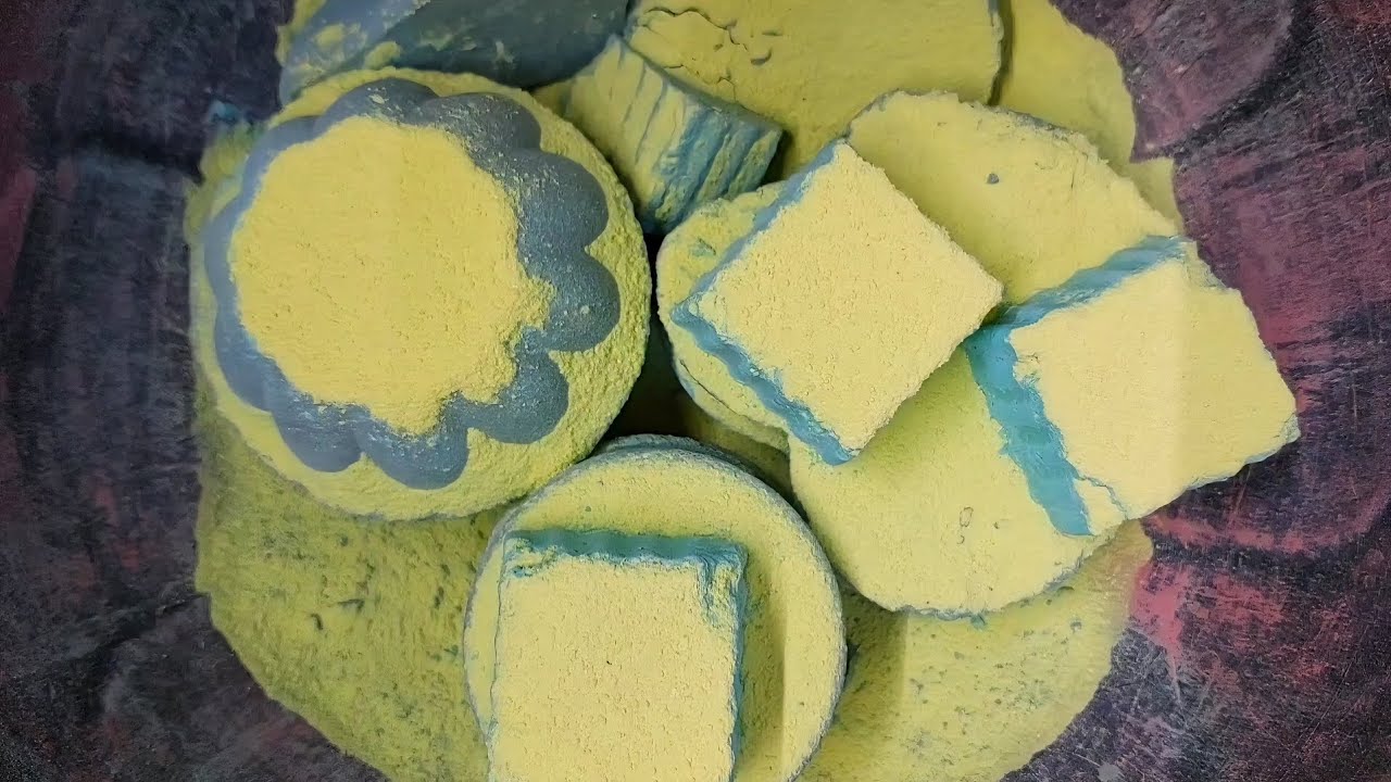 Oddly satisfying powder sounds 💨