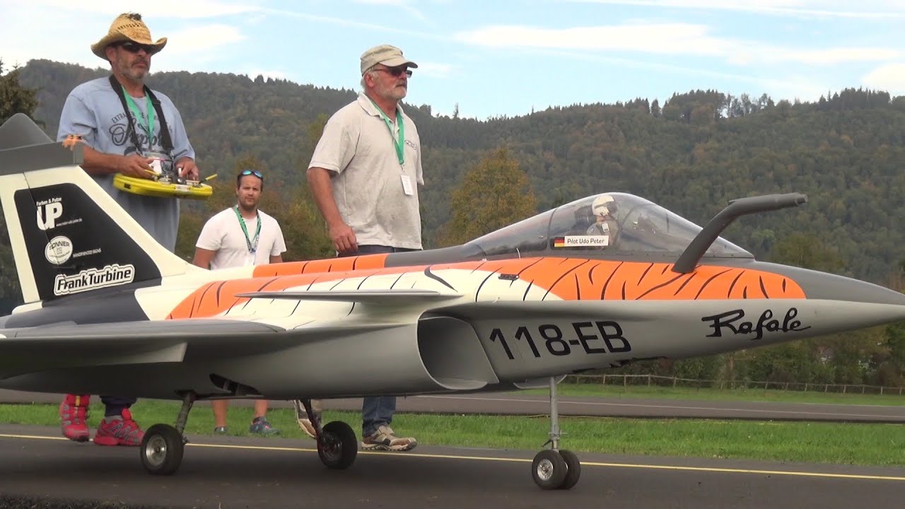 GIANT RC JET TWIN TURBINE POWERED RAFALE MODEL