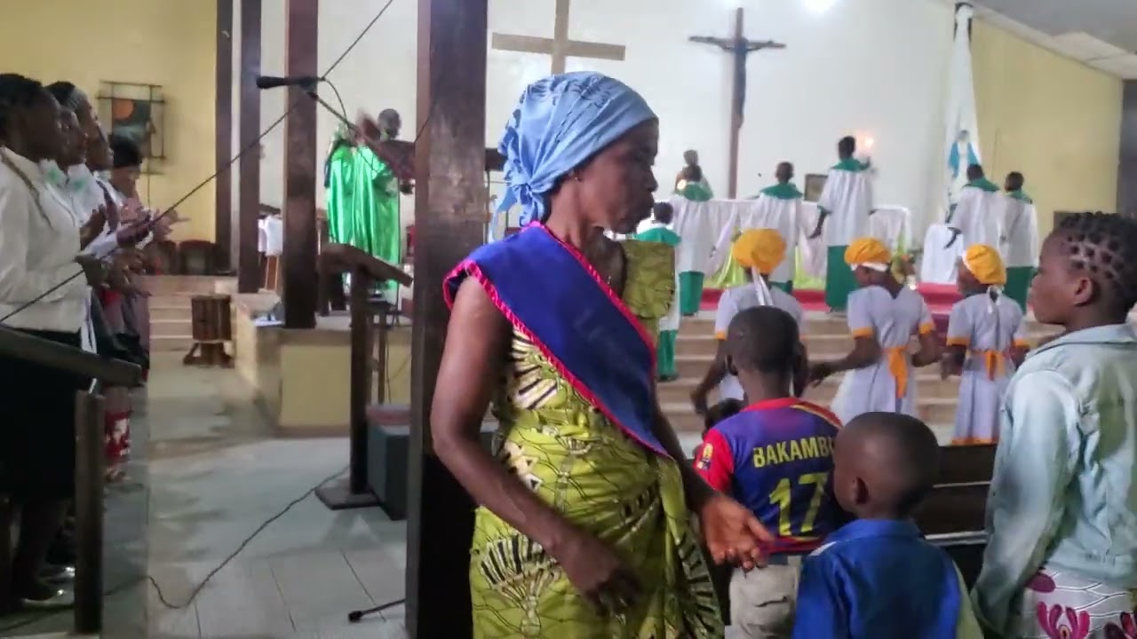 Nkembo kuna o likolo Par la Chorale Notre-Dame de la paroisse Cathédrale du diocèse D'ISANGI Tshopo