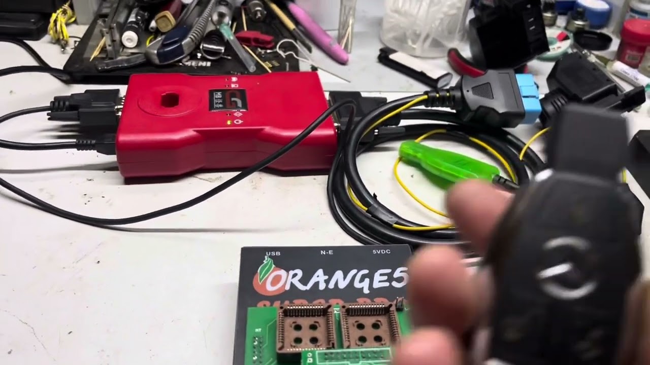 Добавление ключа при полной утере на Mercedes w210 w208  при помощи Orange 5 и CGDI MB