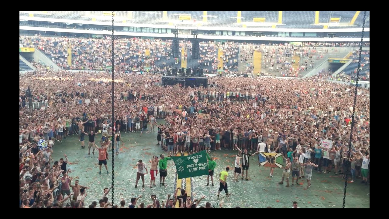 Total madness with Dimitri Vegas & Like Mike @ World Club Dome Frankfurt (2015)